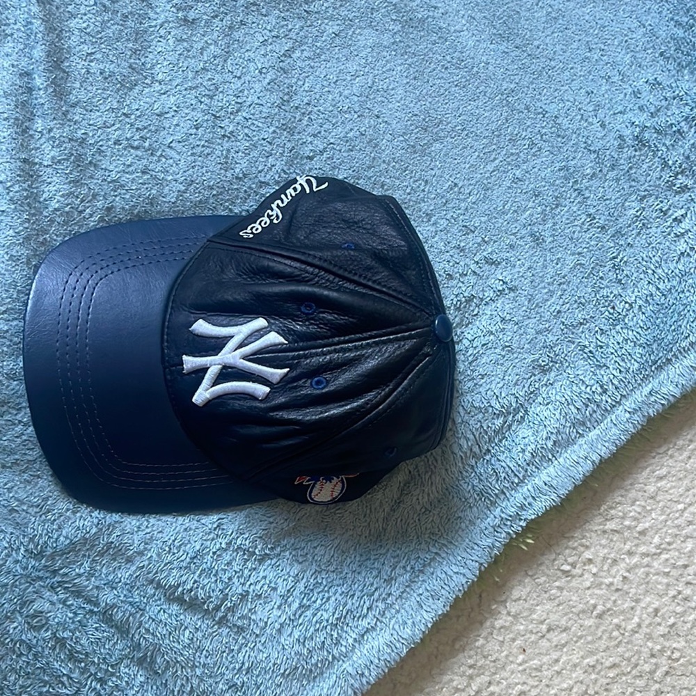 Leather vintage New York Yankees hat